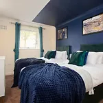 Exquisite Cambridge Abode - Sleeps 6 - Parking