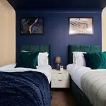 Exquisite Cambridge Abode - Sleeps 6 - Parking