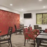 Ramada By Wyndham Cambridge