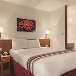 Ramada By Wyndham Cambridge