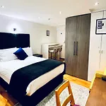 Cambridge House Hotel