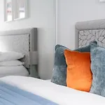 City Center,2 Bedroom Apartment With Parking