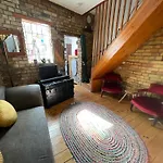 Charming Victorian Terraced House - Very Central - Cambridge Homehost