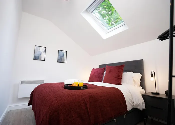 The Den - King Bed, 5 Min Walk To City Centre