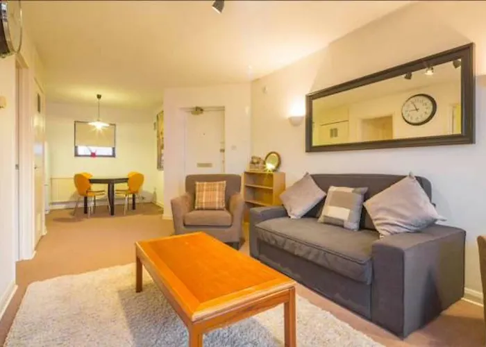 Super Central Cambridge Flat For Up To 4 People