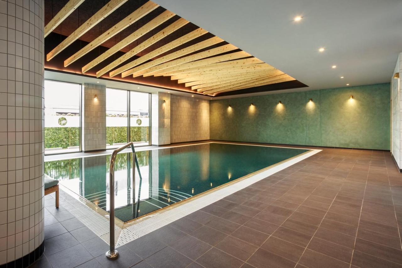 Novotel Cambridge North 4*