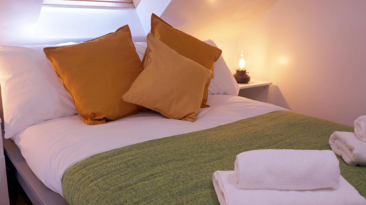 Epicsa - Family & Corporate Mews With Free Parking Apartment *