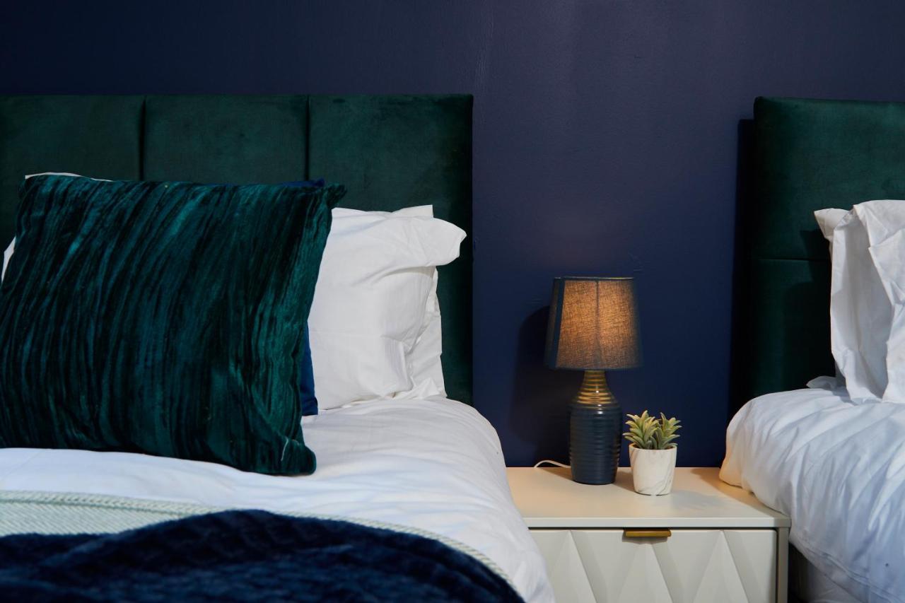 Exquisite Abode - Sleeps 6 - Parking *