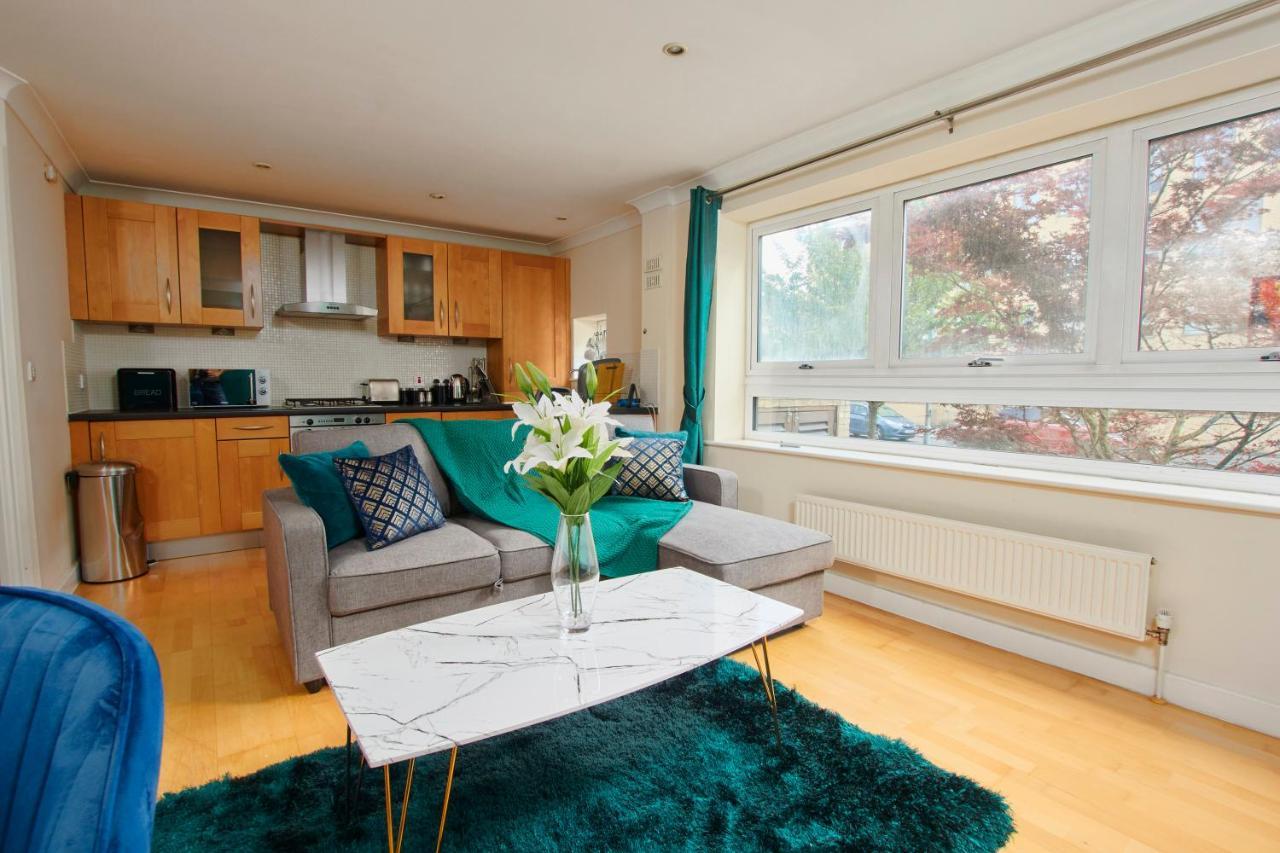 Apartment Exquisite Abode - Sleeps 6 - Parking