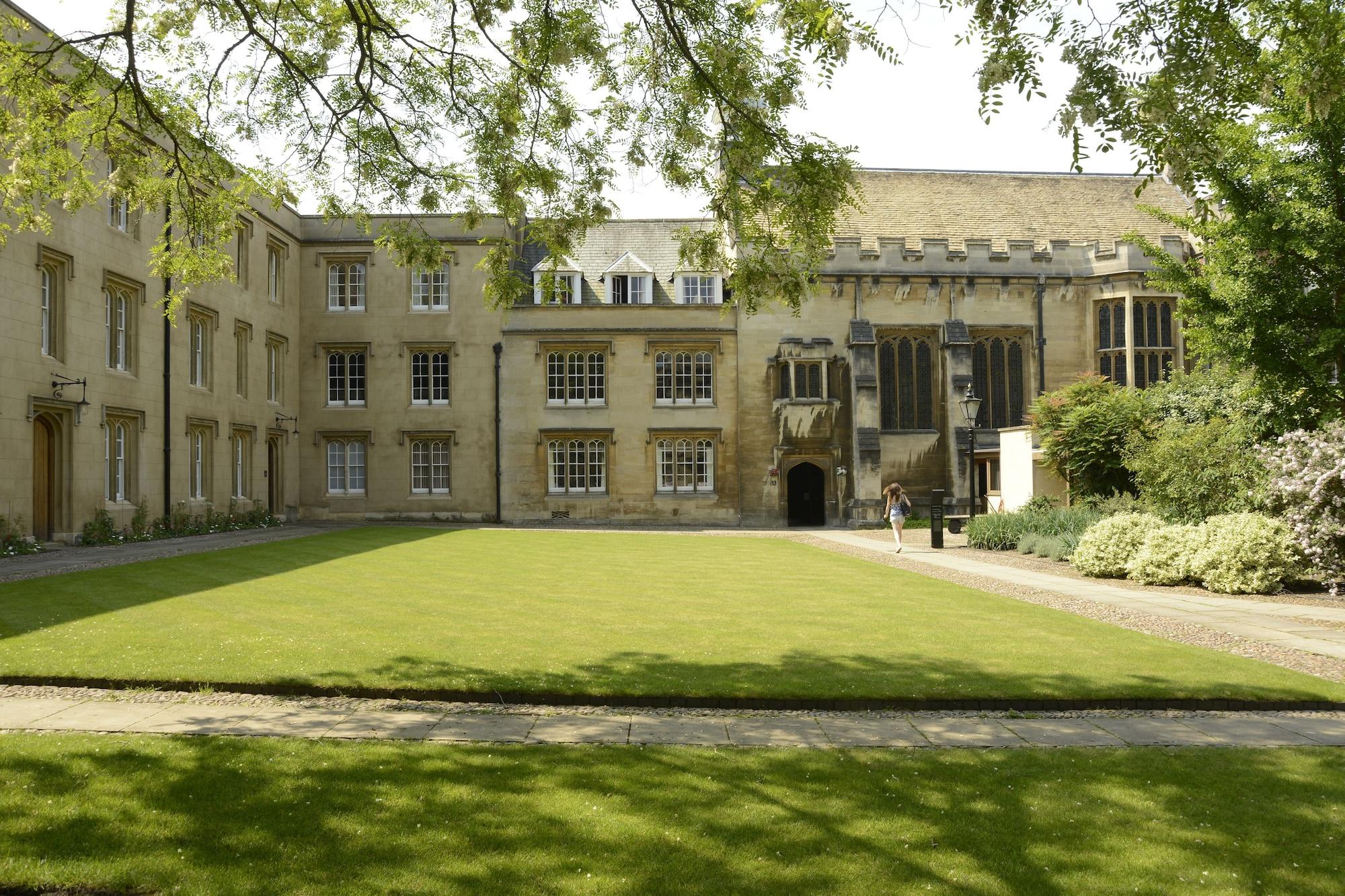 Christ's College Hotel