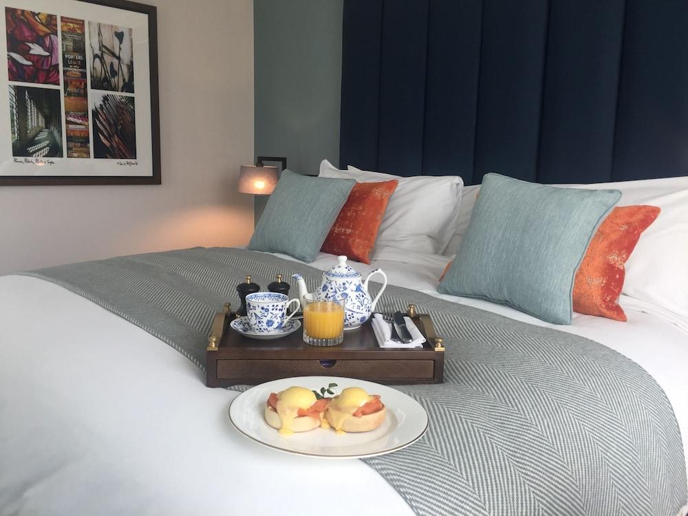 Clayton Hotel 4*