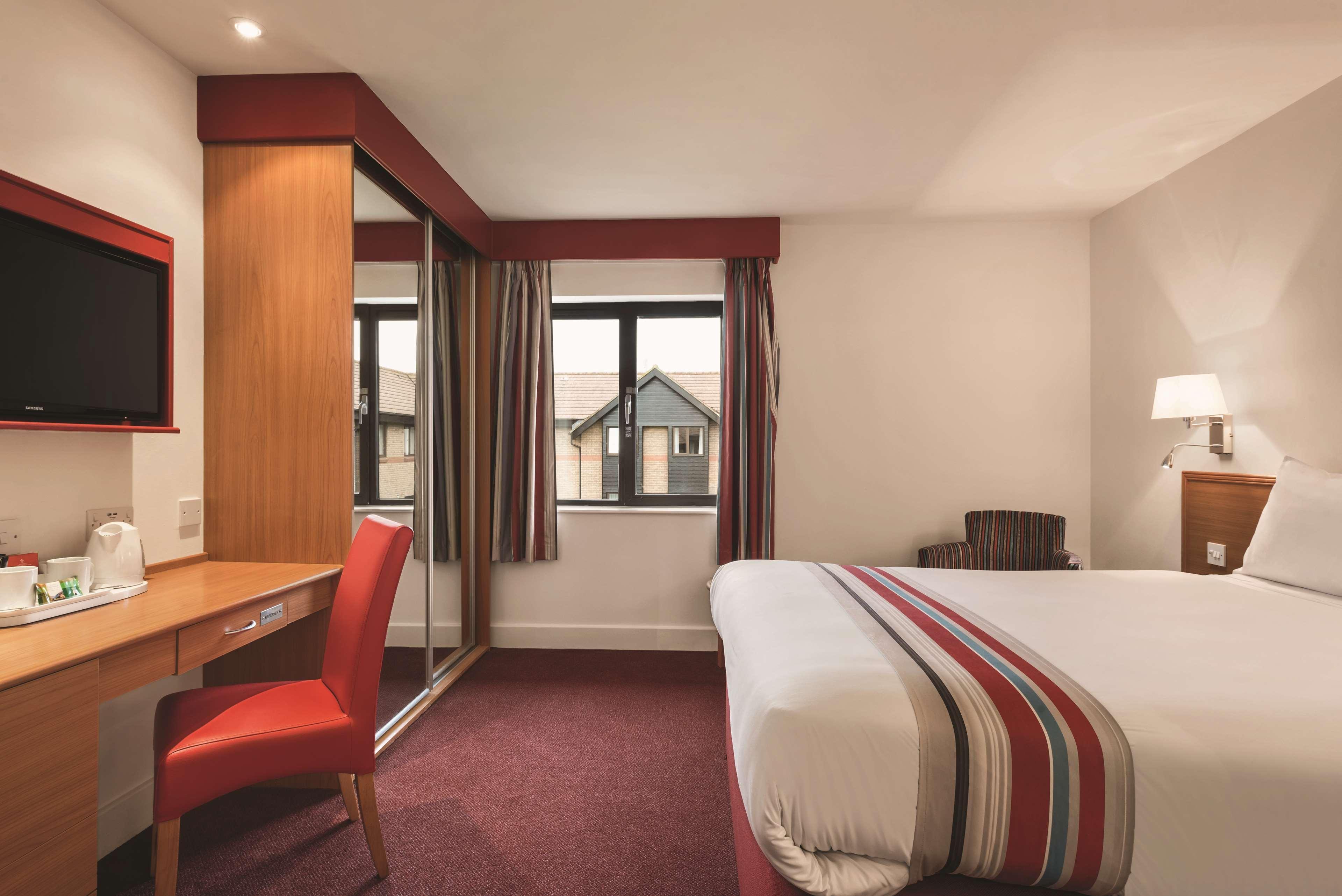 Ramada By Wyndham Cambridge 2*