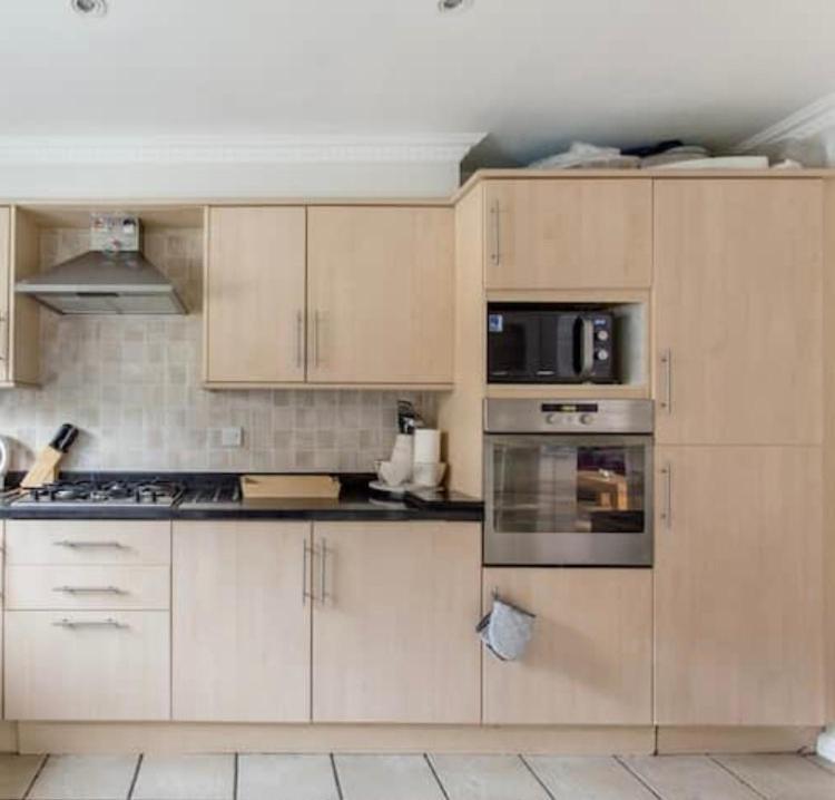 Stunning Spacious Flat Close To Addenbrookes Cambridge (Cambridgeshire)