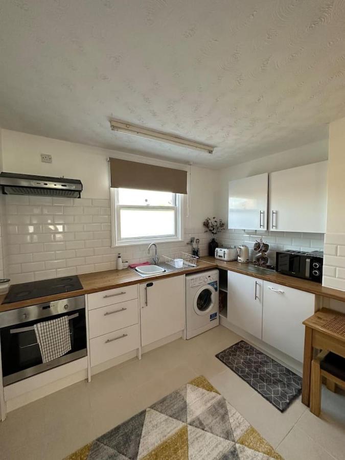 Apartment 3 Bed Flat With Pool Table *