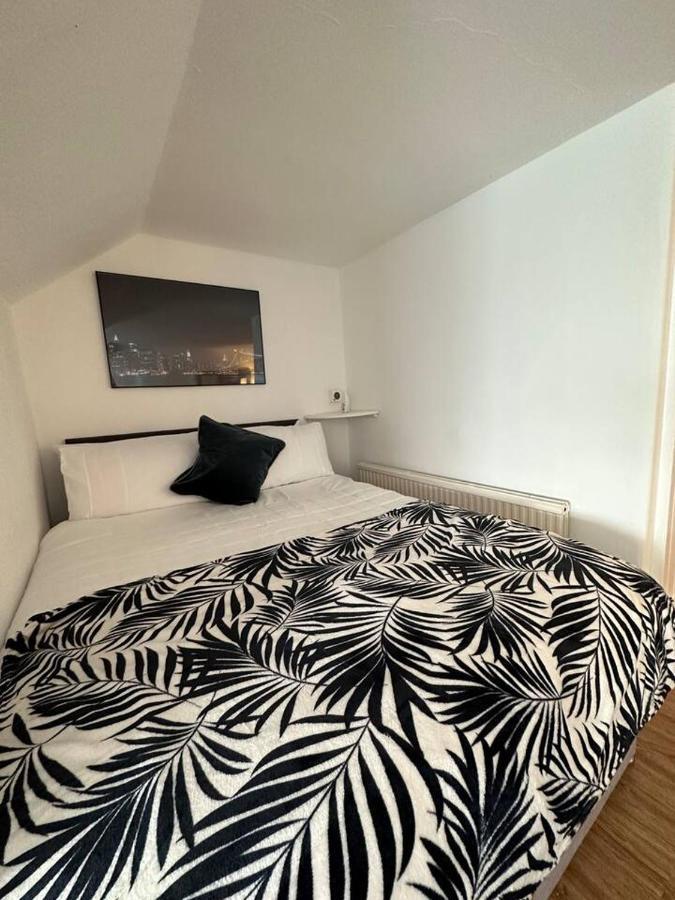 3 Bed Flat With Pool Table Apartment Cambridge (Cambridgeshire)