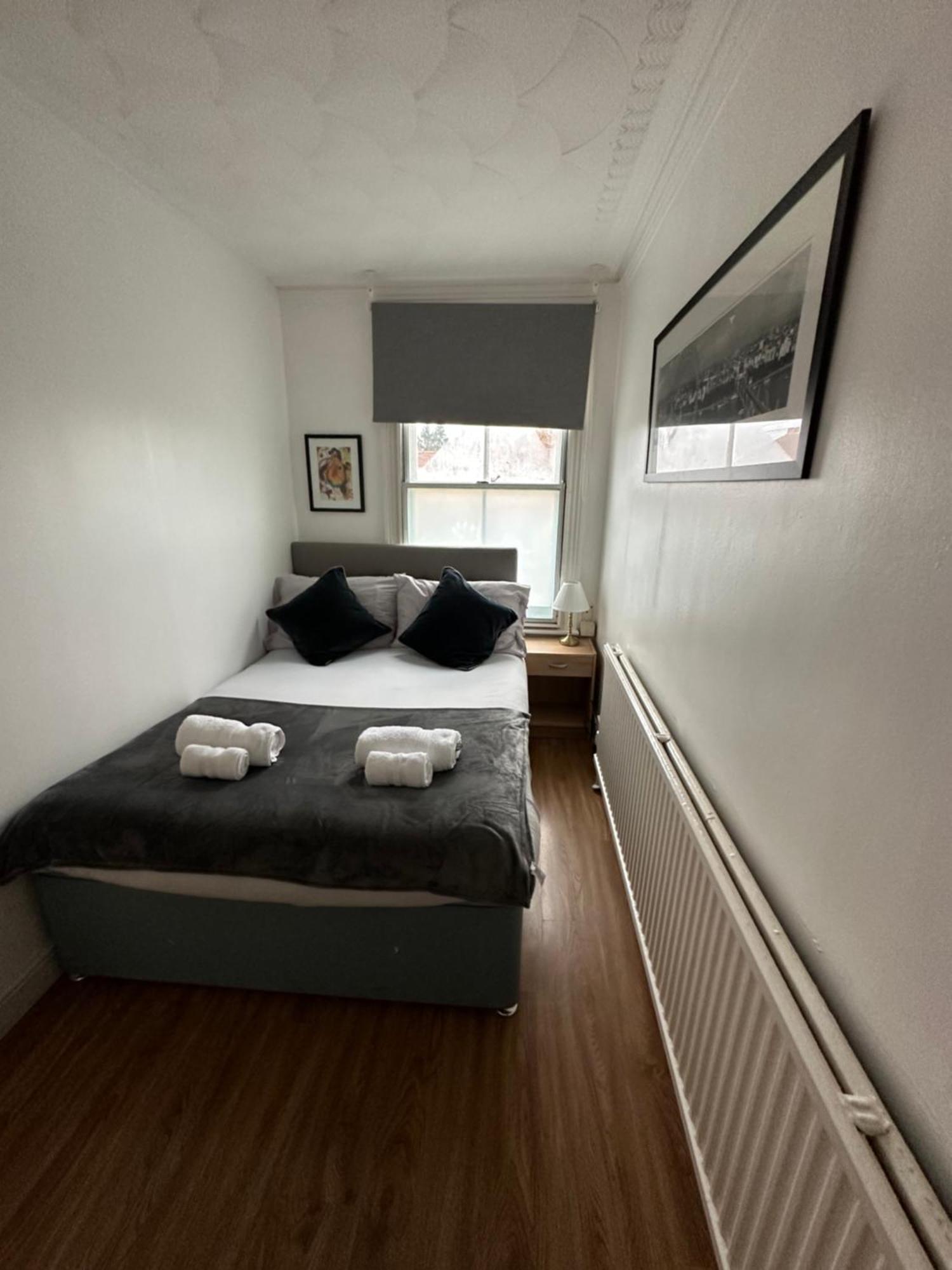 3 Bed Flat With Pool Table Apartment