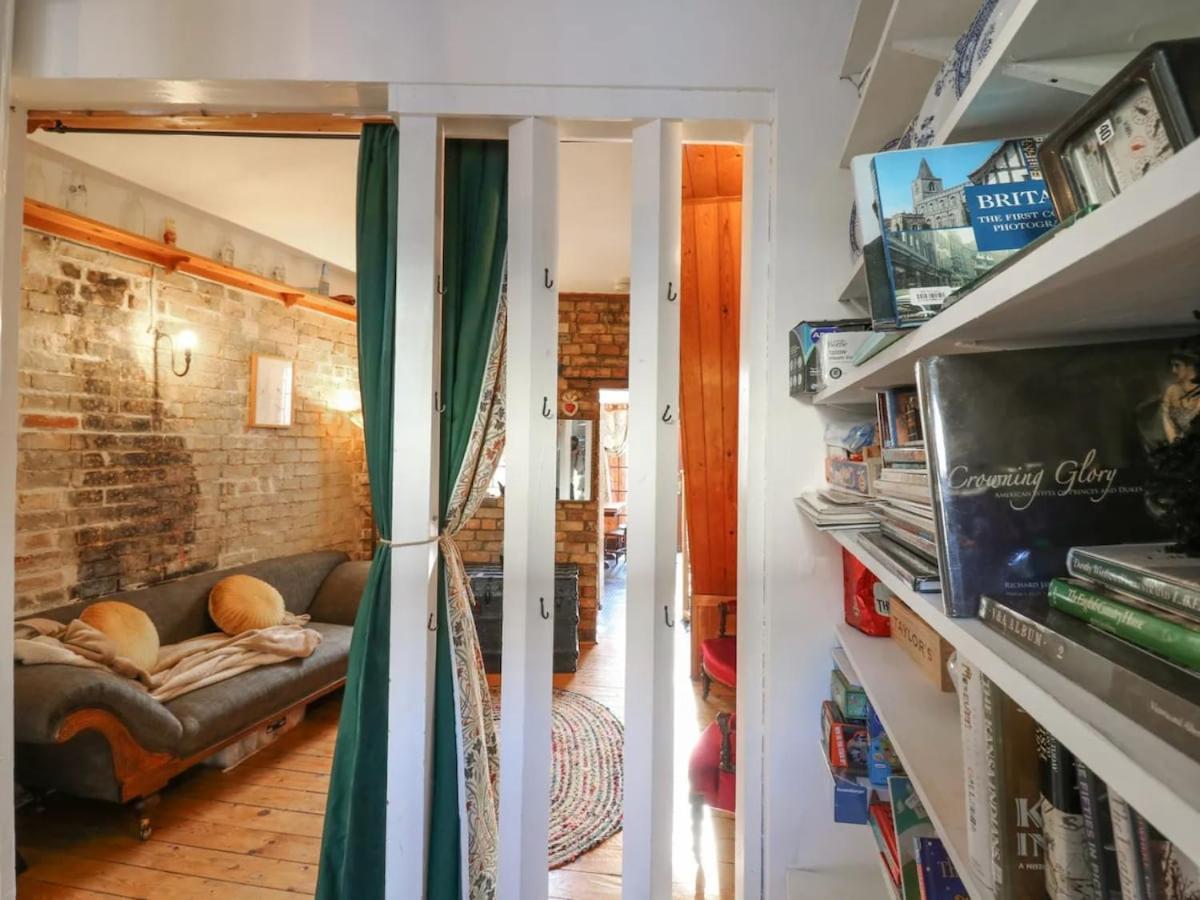 Charming Victorian Terraced House - Very - Homehost * Cambridge (Cambridgeshire)