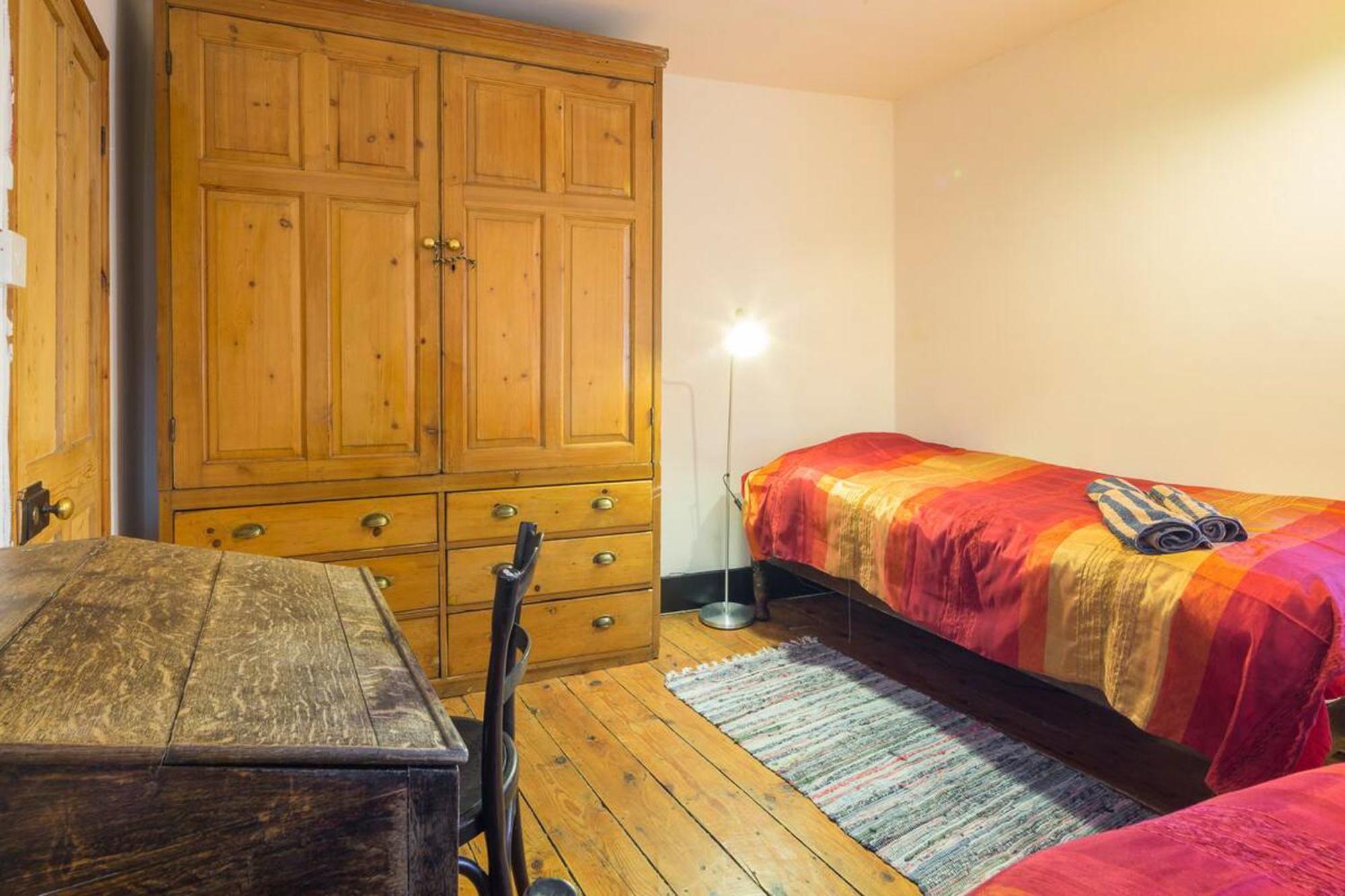 Charming Victorian Terraced House - Very - Homehost Holiday home