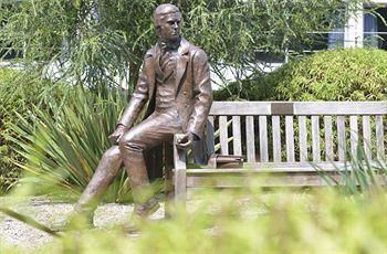 Christ's College 3*