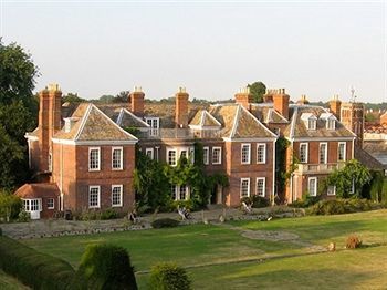 Anstey Hall Bed & Breakfast 4*