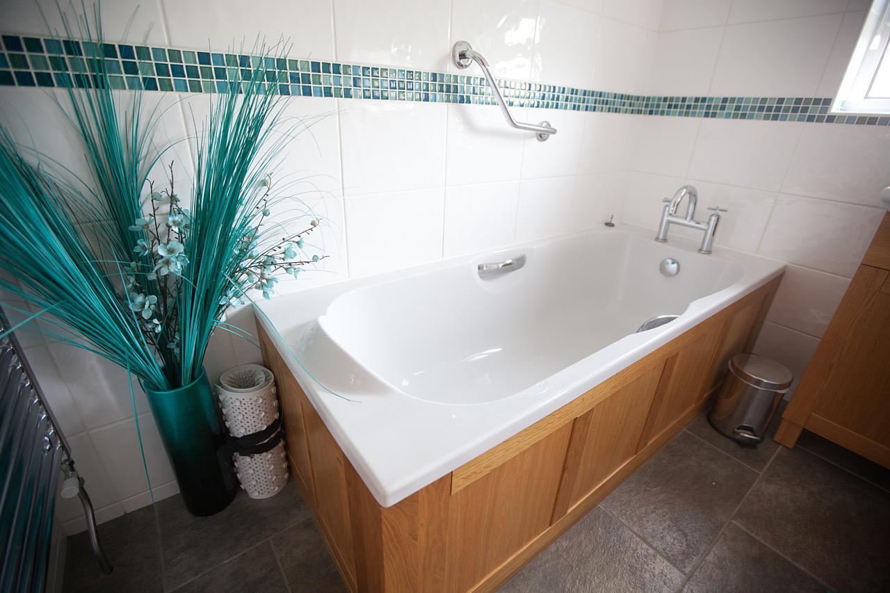 Tudor Bed & Breakfast 4*