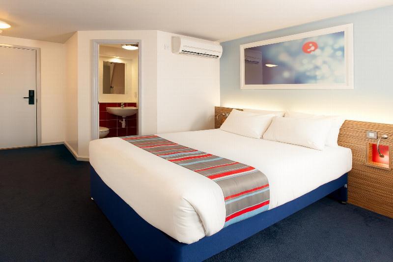 Travelodge Cambridge Orchard Park 3*