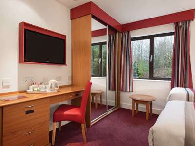 Ramada Cambridge 4*
