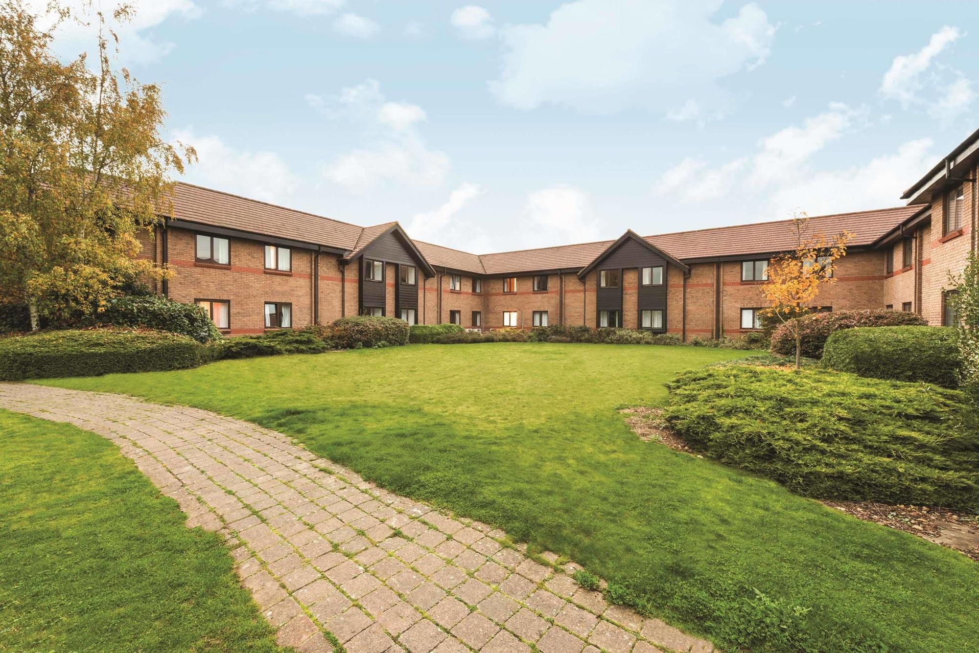 Hotel Ramada Cambridge 4*
