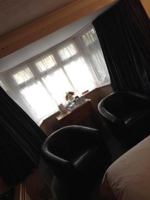 Tudor Bed & Breakfast 4*