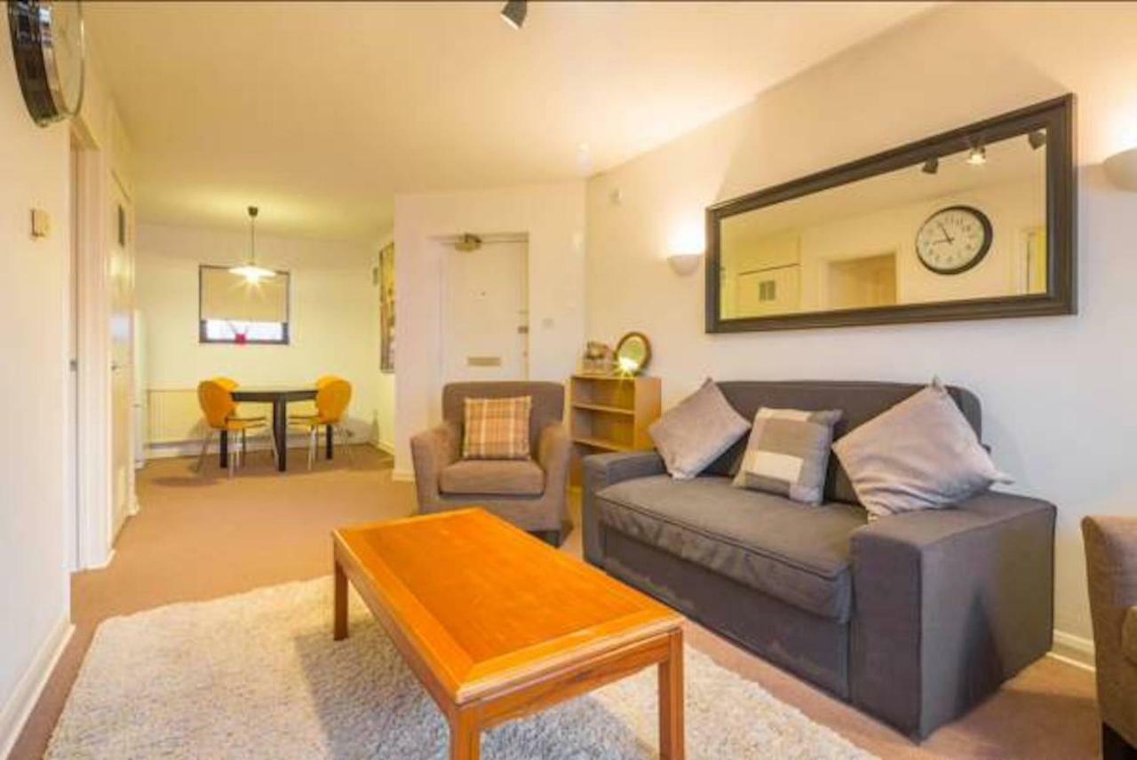 Super Flat For Up To 4 People * Cambridge (Cambridgeshire)