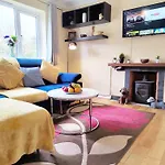 Epicsa - Quiet Bungalow, 3 Bedroom With Parking & Garden