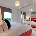 Pass The Keys Stunning And Spacious Modern Flat - Own Car Park