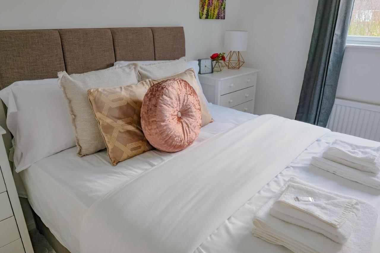 Modern & Artistic Design Humphreys - Sleep 6 Apartment *