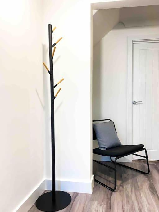 Apartment Modern Flat Near Train Station With Free Parking *