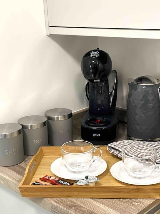 Apartment Modern Flat Near Train Station With Free Parking *