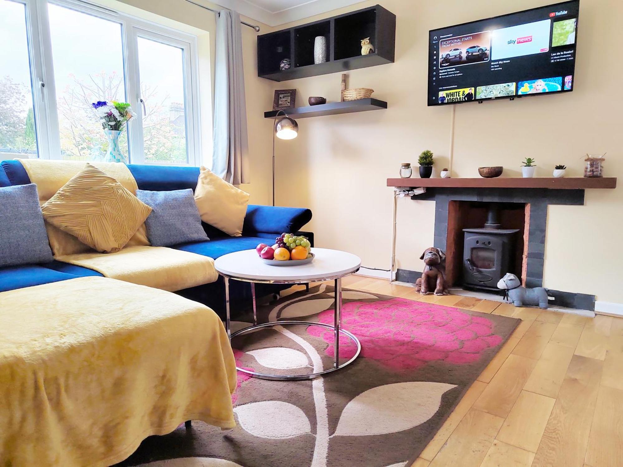 Epicsa - Quiet Bungalow, 3 Bedroom With Parking & Garden Apartment *