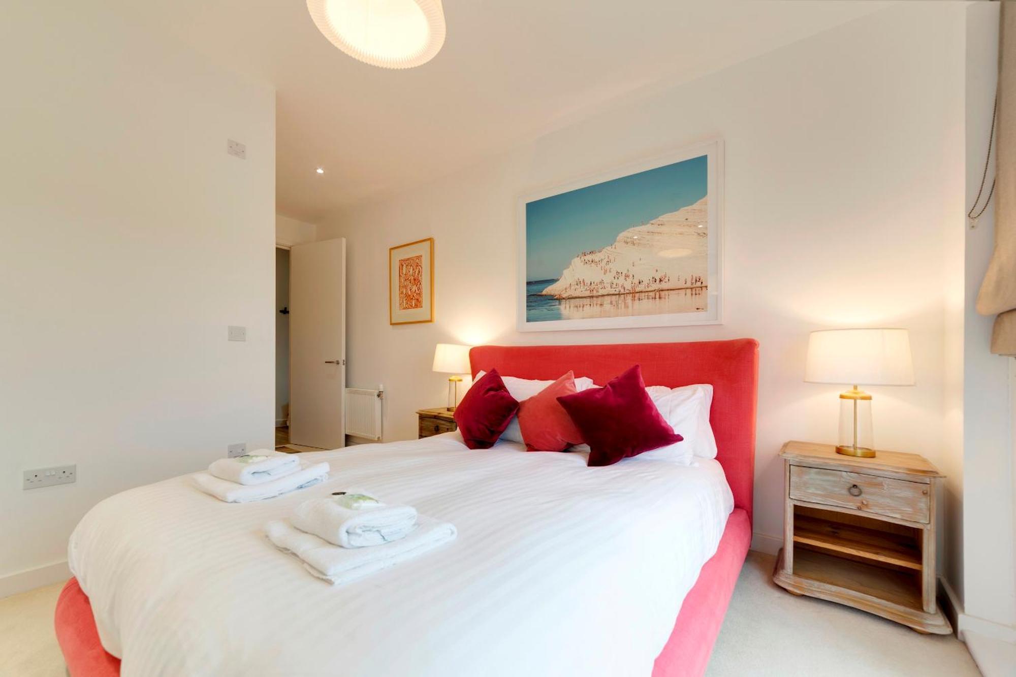 Pass The Keys Stunning And Spacious Modern Flat - Own Car Park Apartment Cambridge (Cambridgeshire)