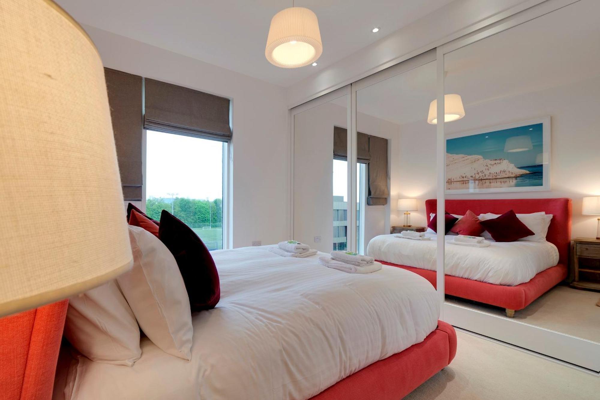 Pass The Keys Stunning And Spacious Modern Flat - Own Car Park