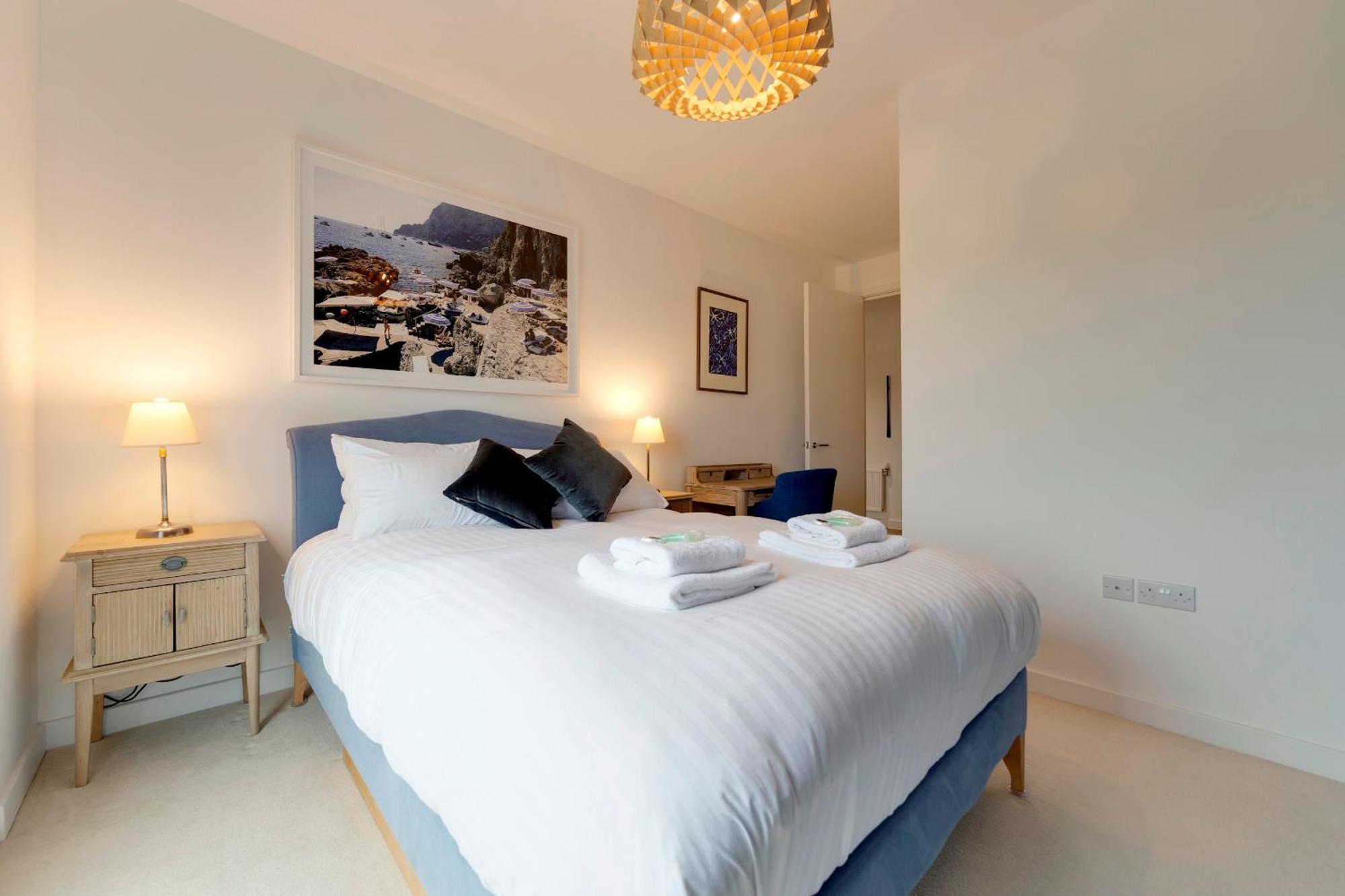 Apartment Pass The Keys Stunning And Spacious Modern Flat - Own Car Park *