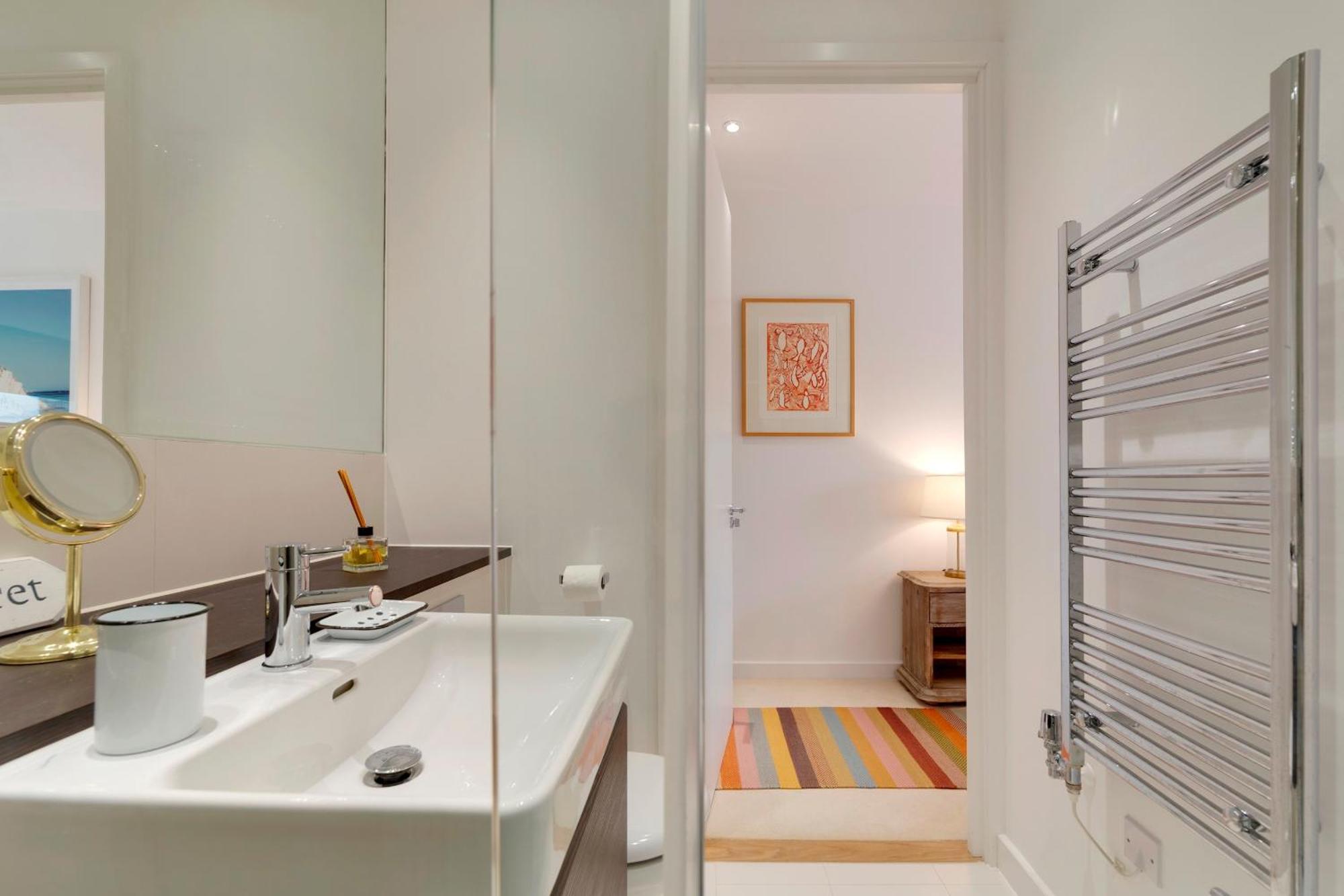 Apartment Pass The Keys Stunning And Spacious Modern Flat - Own Car Park *