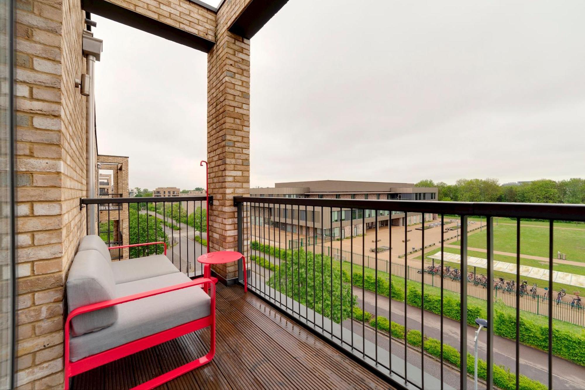Pass The Keys Stunning And Spacious Modern Flat - Own Car Park * Cambridge (Cambridgeshire)